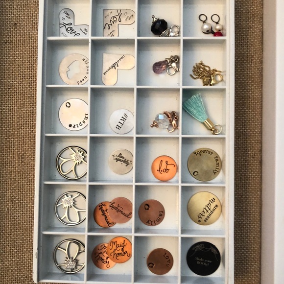 Origami Owl Jewelry - Origami owl lot of plates & dangles includes case